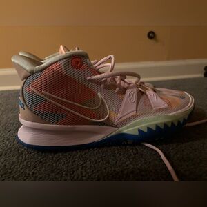 Kyrie irving 7s 1 world people